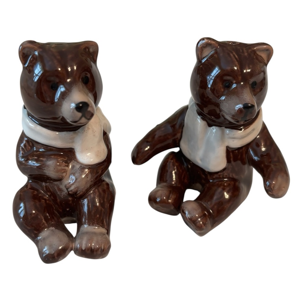 FREE* NWOT Brown Bears with Scarf Salt & Pepper Shaker Set
